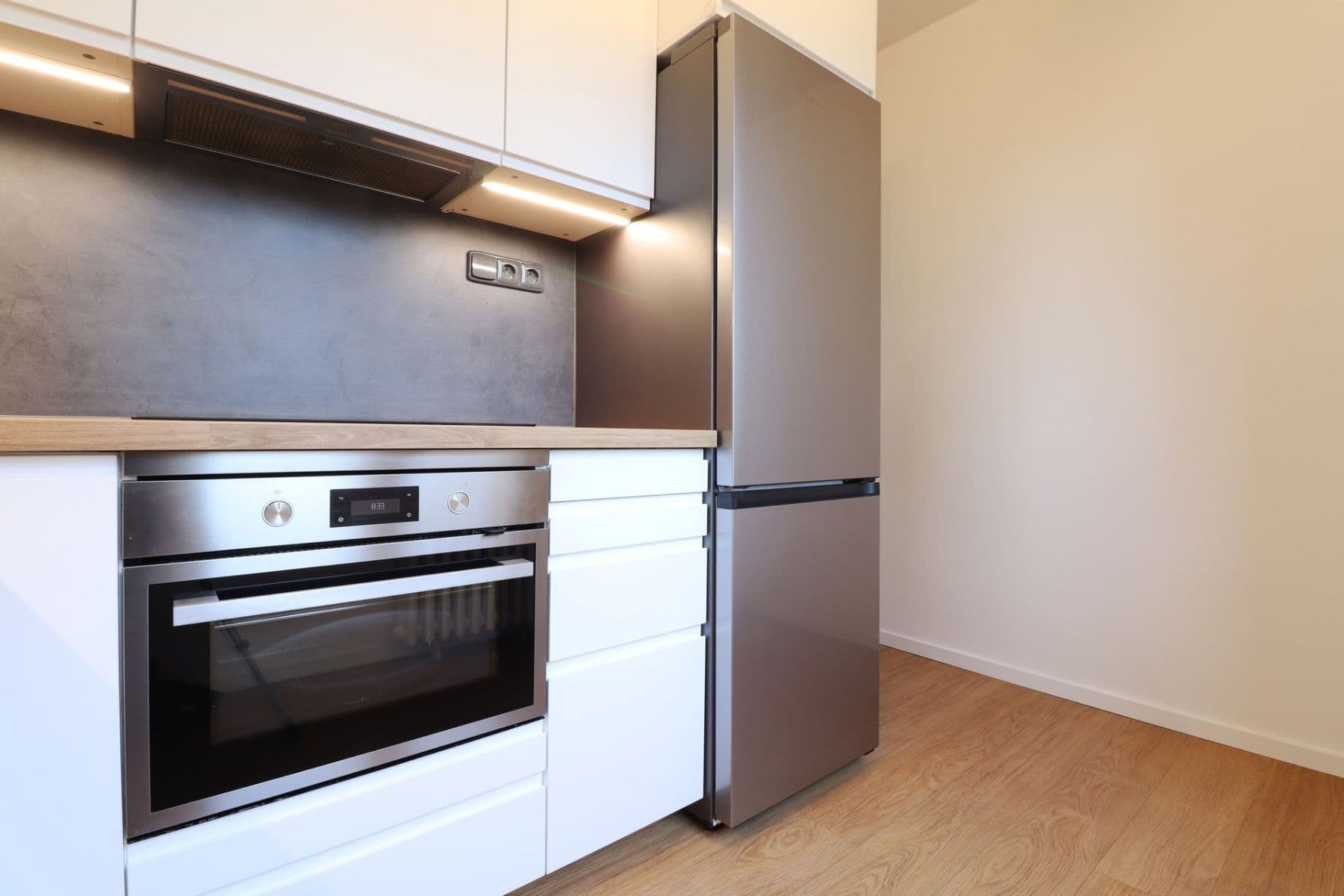 2 bedroom flat to rent, 52 m², Evropská, Prague, Prague 2 bedroom flat to rent, 52 m², Evropská, Prague, Prague