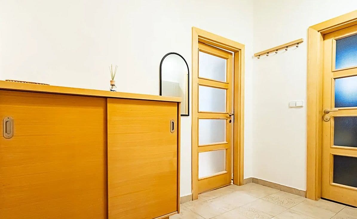 1 bedroom with open-plan kitchen flat to rent, 59 m², U Družstva Život, Prague, Prague 1 bedroom with open-plan kitchen flat to rent, 59 m², U Družstva Život, Prague, Prague