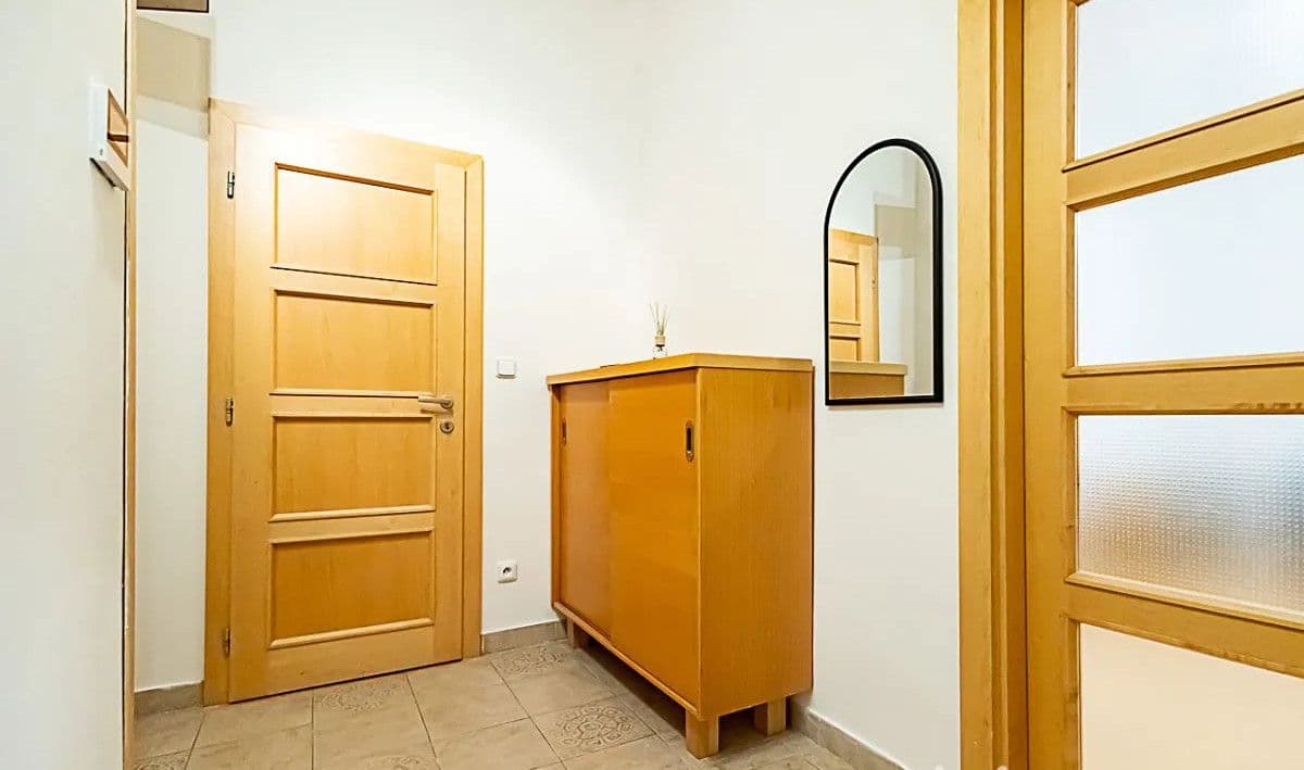 1 bedroom with open-plan kitchen flat to rent, 59 m², U Družstva Život, Prague, Prague 1 bedroom with open-plan kitchen flat to rent, 59 m², U Družstva Život, Prague, Prague