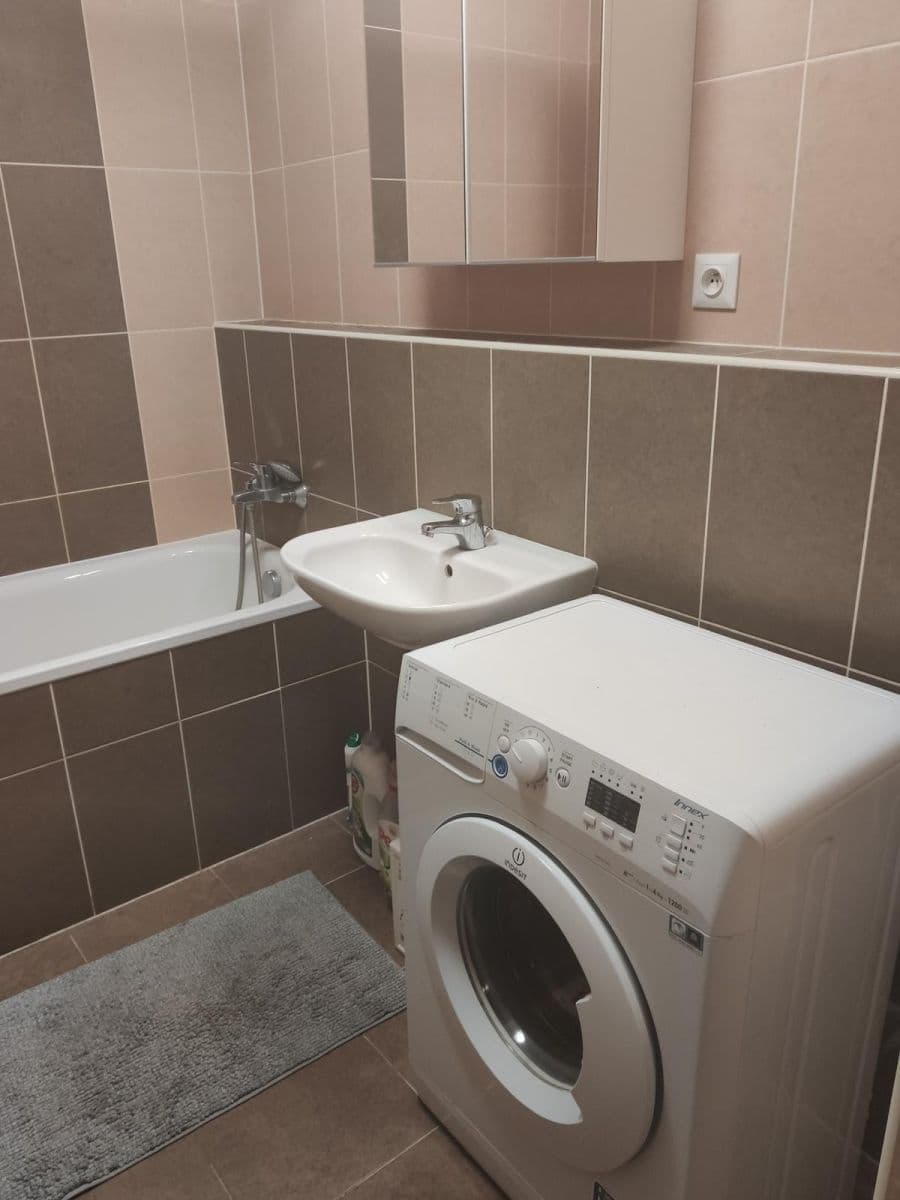 2 bedroom with open-plan kitchen flat to rent, 76 m², Olgy Havlové, Prague, Prague 2 bedroom with open-plan kitchen flat to rent, 76 m², Olgy Havlové, Prague, Prague