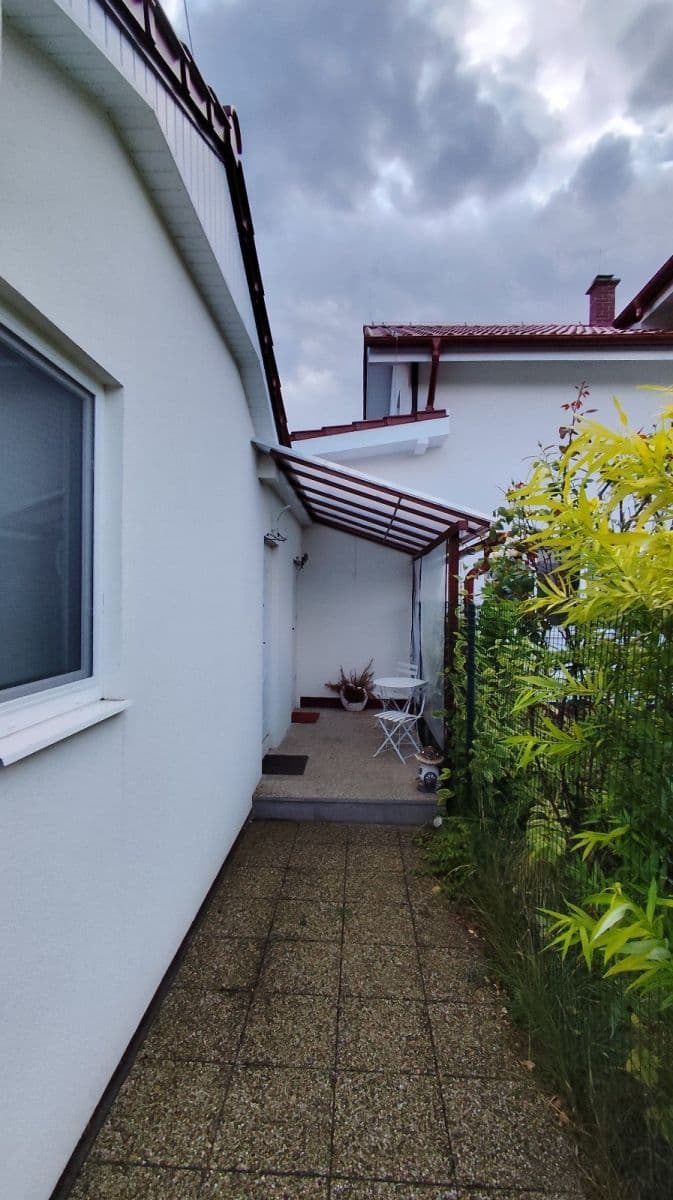 1 bedroom with open-plan kitchen flat to rent, 43 m², U Obory, Sulice, Středočeský Region 1 bedroom with open-plan kitchen flat to rent, 43 m², U Obory, Sulice, Středočeský Region