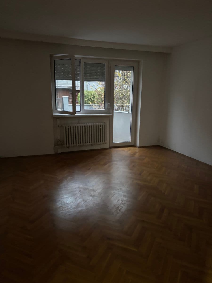 3 bedroom flat to rent, 85 m², Gončarenkova, Prague, Prague 3 bedroom flat to rent, 85 m², Gončarenkova, Prague, Prague