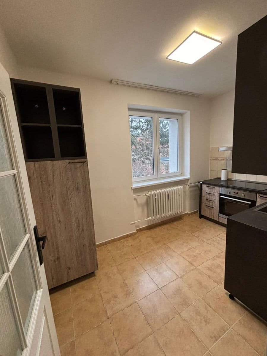 3 bedroom flat to rent, 85 m², Gončarenkova, Prague, Prague 3 bedroom flat to rent, 85 m², Gončarenkova, Prague, Prague