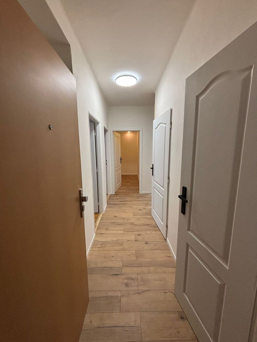 3 bedroom flat to rent, 85 m², Gončarenkova, Prague, Prague 3 bedroom flat to rent, 85 m², Gončarenkova, Prague, Prague