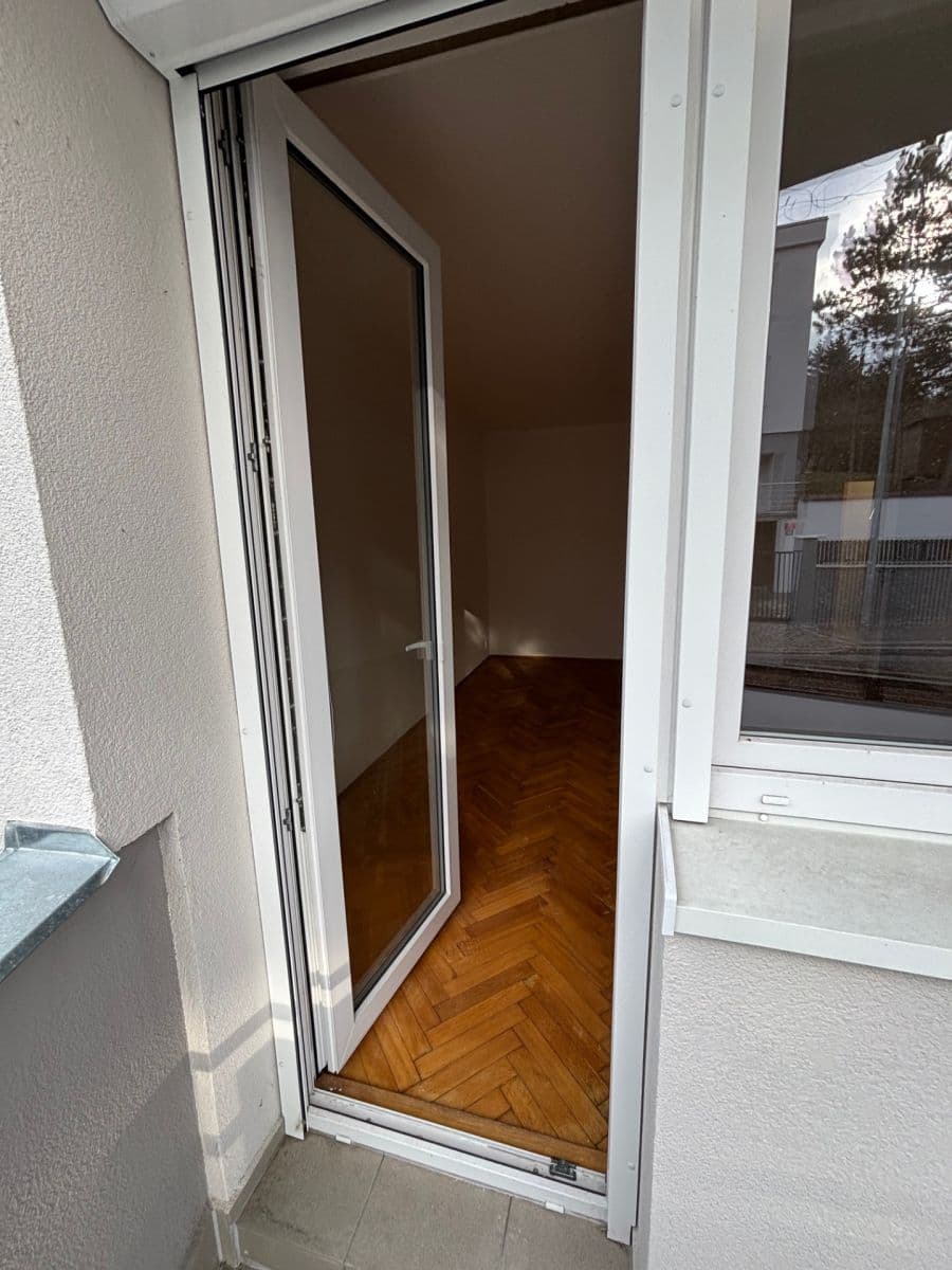 3 bedroom flat to rent, 85 m², Gončarenkova, Prague, Prague 3 bedroom flat to rent, 85 m², Gončarenkova, Prague, Prague