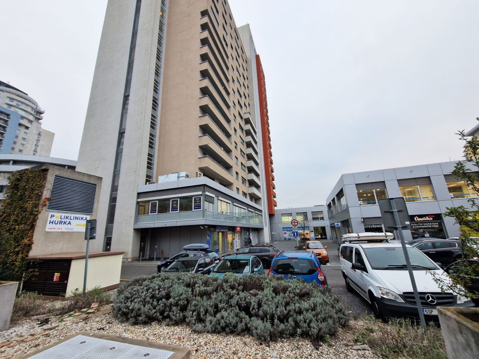 1 bedroom with open-plan kitchen flat to rent, 51 m², Sluneční náměstí, Prague, Prague 1 bedroom with open-plan kitchen flat to rent, 51 m², Sluneční náměstí, Prague, Prague