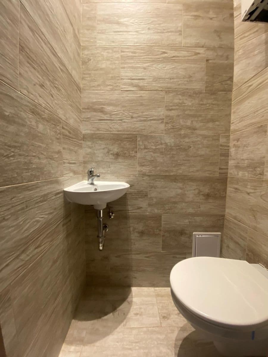 Studio flat to rent, 33 m², U Skládky, Prague, Prague Studio flat to rent, 33 m², U Skládky, Prague, Prague