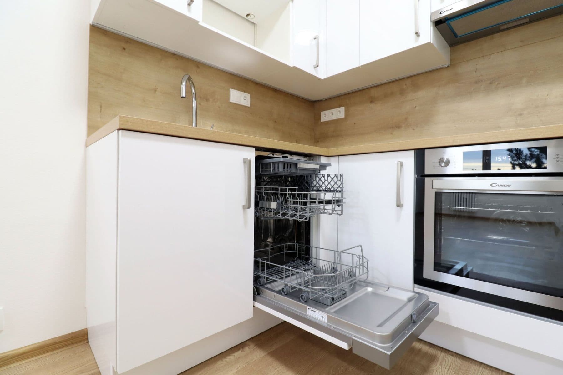 1 bedroom with open-plan kitchen flat to rent, 43 m², K lukám, Prague, Prague 1 bedroom with open-plan kitchen flat to rent, 43 m², K lukám, Prague, Prague