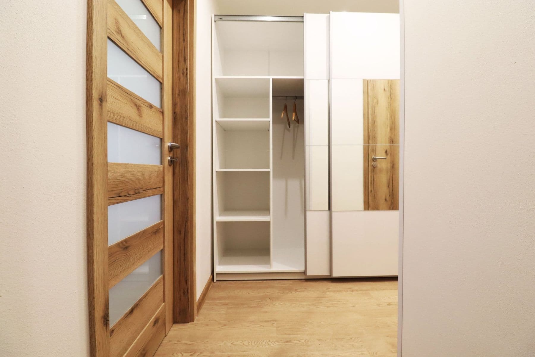 1 bedroom with open-plan kitchen flat to rent, 43 m², K lukám, Prague, Prague 1 bedroom with open-plan kitchen flat to rent, 43 m², K lukám, Prague, Prague