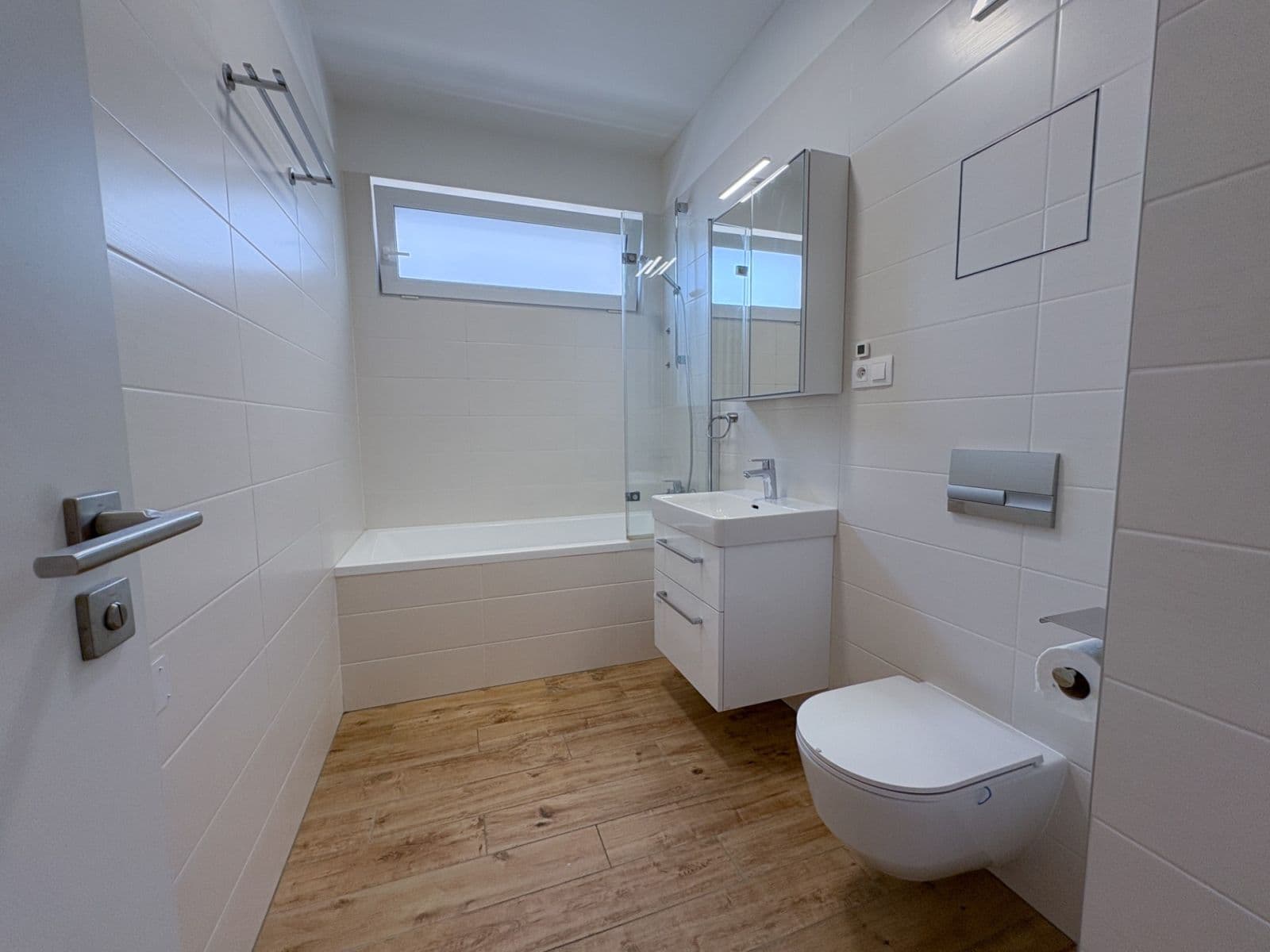 1 bedroom with open-plan kitchen flat to rent, 55 m², Saarinenova, Prague, Prague 1 bedroom with open-plan kitchen flat to rent, 55 m², Saarinenova, Prague, Prague