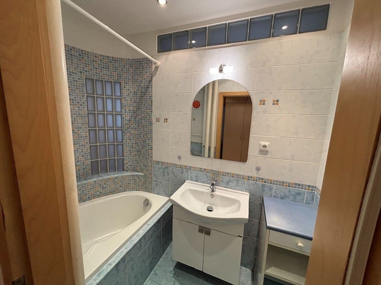 2 bedroom with open-plan kitchen flat to rent, 71 m², Na Petřinách, Prague, Prague 2 bedroom with open-plan kitchen flat to rent, 71 m², Na Petřinách, Prague, Prague