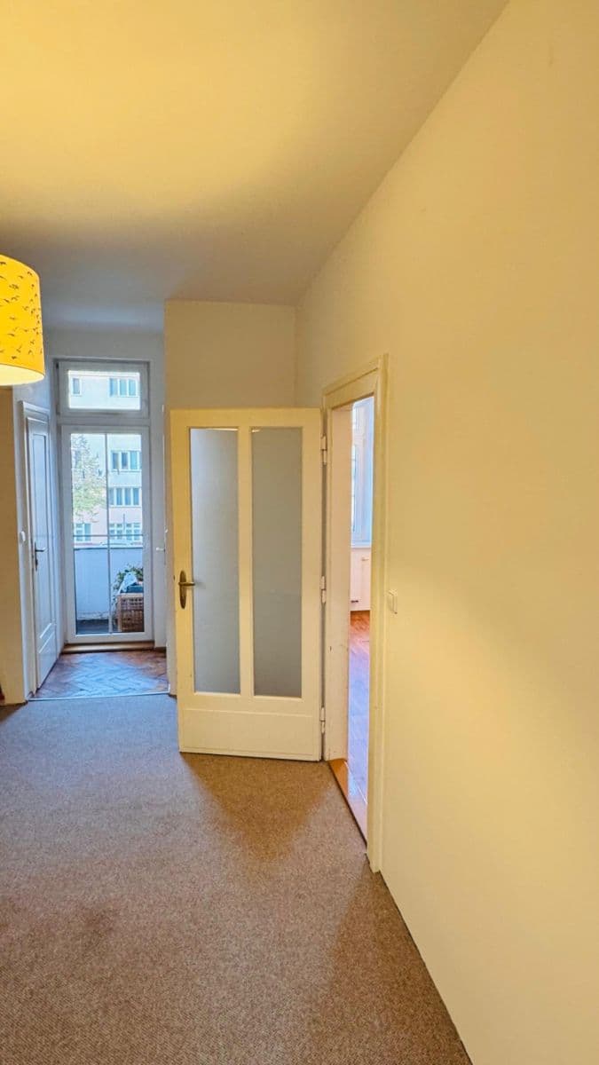 3 bedroom flat to rent, 114 m², Nikoly Tesly, Prague, Prague 3 bedroom flat to rent, 114 m², Nikoly Tesly, Prague, Prague