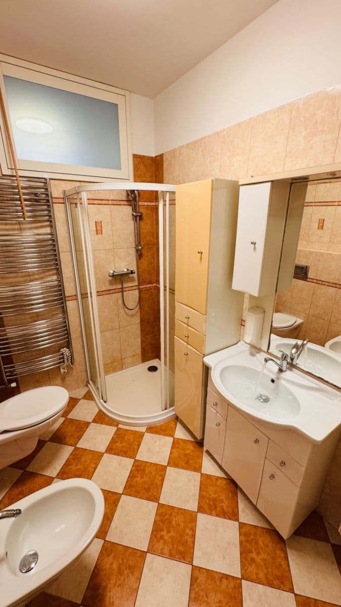 3 bedroom flat to rent, 114 m², Nikoly Tesly, Prague, Prague 3 bedroom flat to rent, 114 m², Nikoly Tesly, Prague, Prague