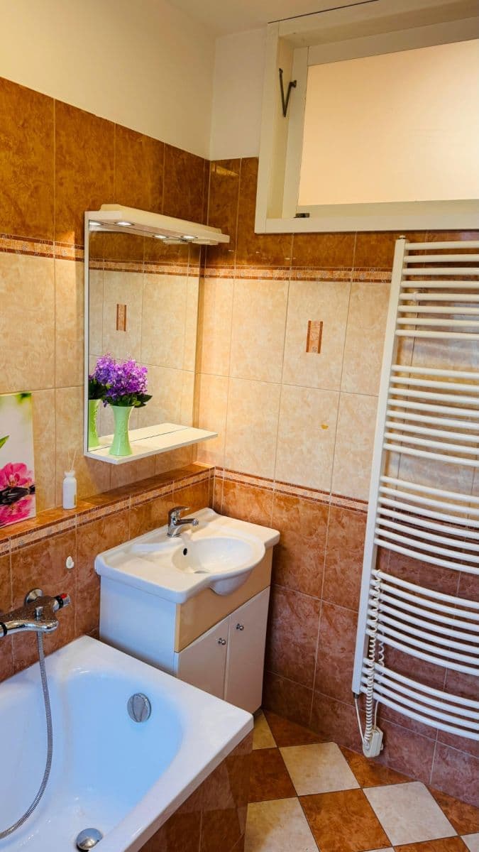 3 bedroom flat to rent, 114 m², Nikoly Tesly, Prague, Prague 3 bedroom flat to rent, 114 m², Nikoly Tesly, Prague, Prague