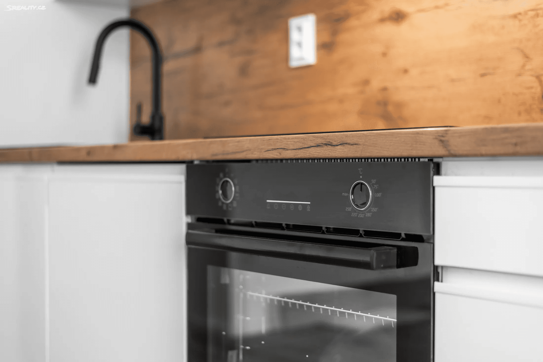 2 bedroom with open-plan kitchen flat for sale, 56 m², Na Dvorcích, Prague, Prague 2 bedroom with open-plan kitchen flat for sale, 56 m², Na Dvorcích, Prague, Prague