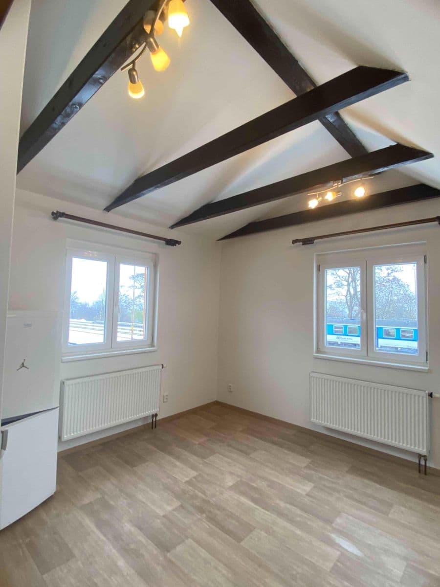 Studio flat to rent, 33 m², Nádražní, Líbeznice, Středočeský Region Studio flat to rent, 33 m², Nádražní, Líbeznice, Středočeský Region