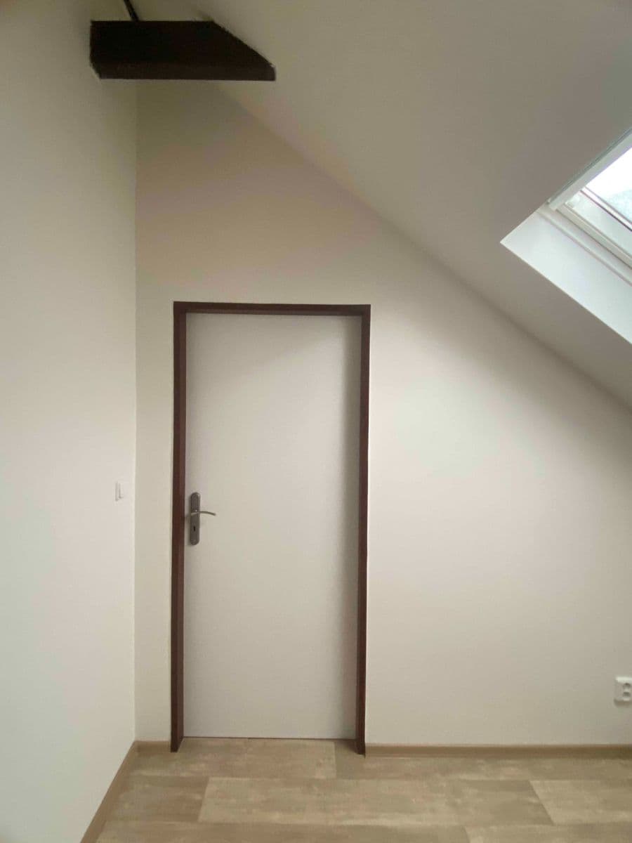 Studio flat to rent, 33 m², Nádražní, Líbeznice, Středočeský Region Studio flat to rent, 33 m², Nádražní, Líbeznice, Středočeský Region