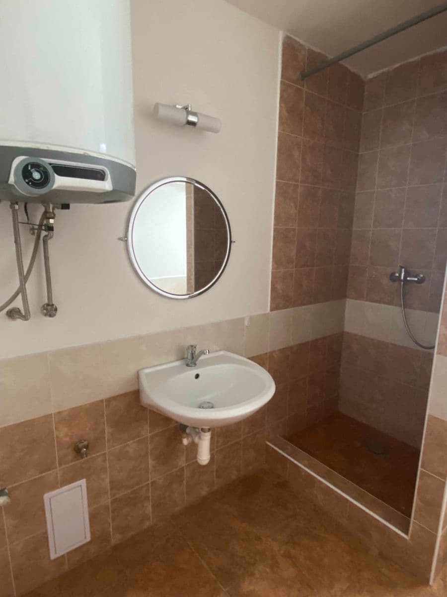 Studio flat to rent, 33 m², Nádražní, Líbeznice, Středočeský Region Studio flat to rent, 33 m², Nádražní, Líbeznice, Středočeský Region