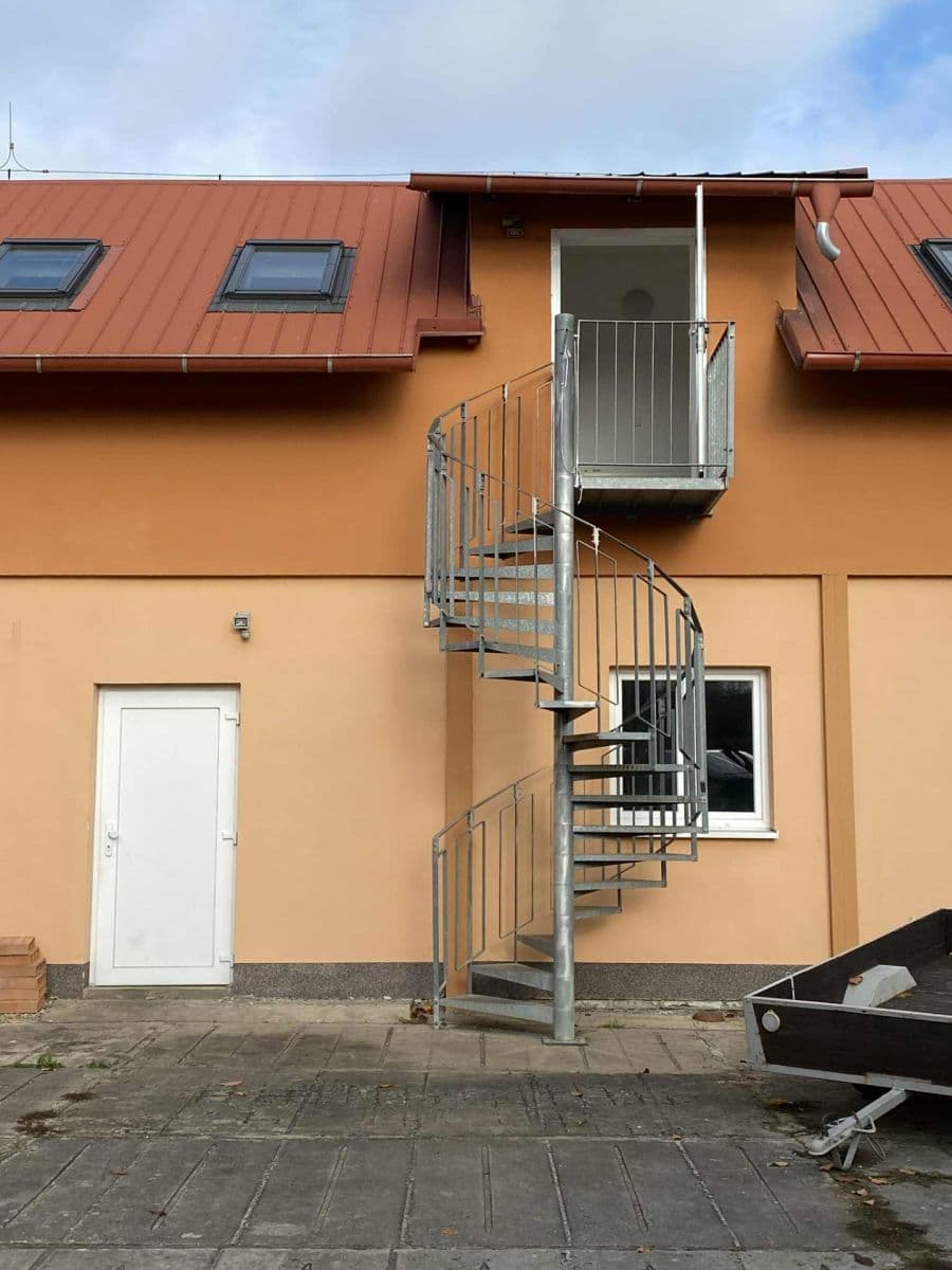 Studio flat to rent, 33 m², Nádražní, Líbeznice, Středočeský Region Studio flat to rent, 33 m², Nádražní, Líbeznice, Středočeský Region