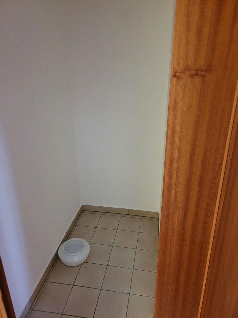 Studio flat to rent, 35 m², Merzig, Saarland Studio flat to rent, 35 m², Merzig, Saarland