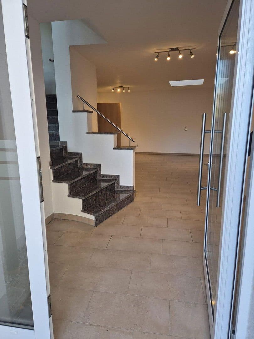 office to rent, 150 m², Schwindegg, Bavaria office to rent, 150 m², Schwindegg, Bavaria