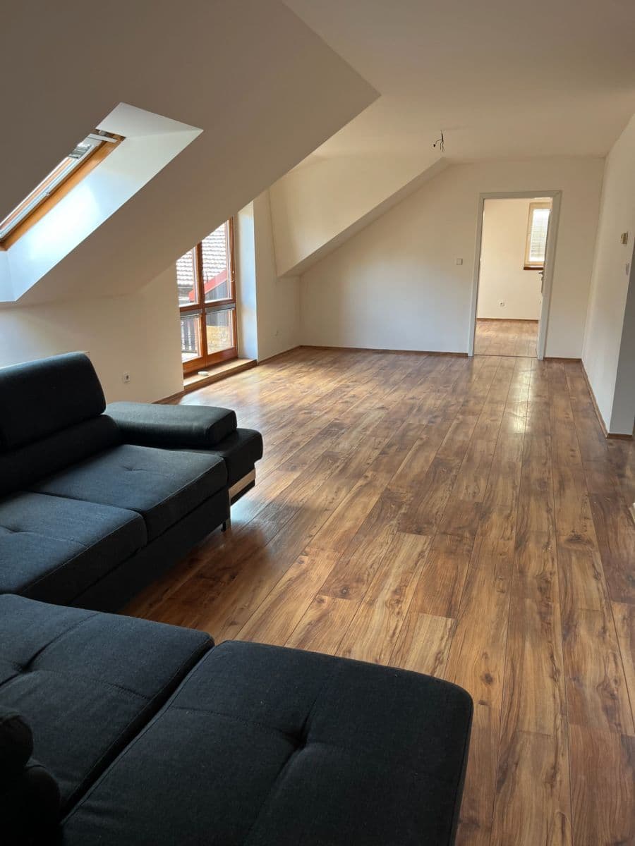 3 bedroom flat to rent, 120 m², Havlíčkovo nám., Kladno, Středočeský Region 3 bedroom flat to rent, 120 m², Havlíčkovo nám., Kladno, Středočeský Region