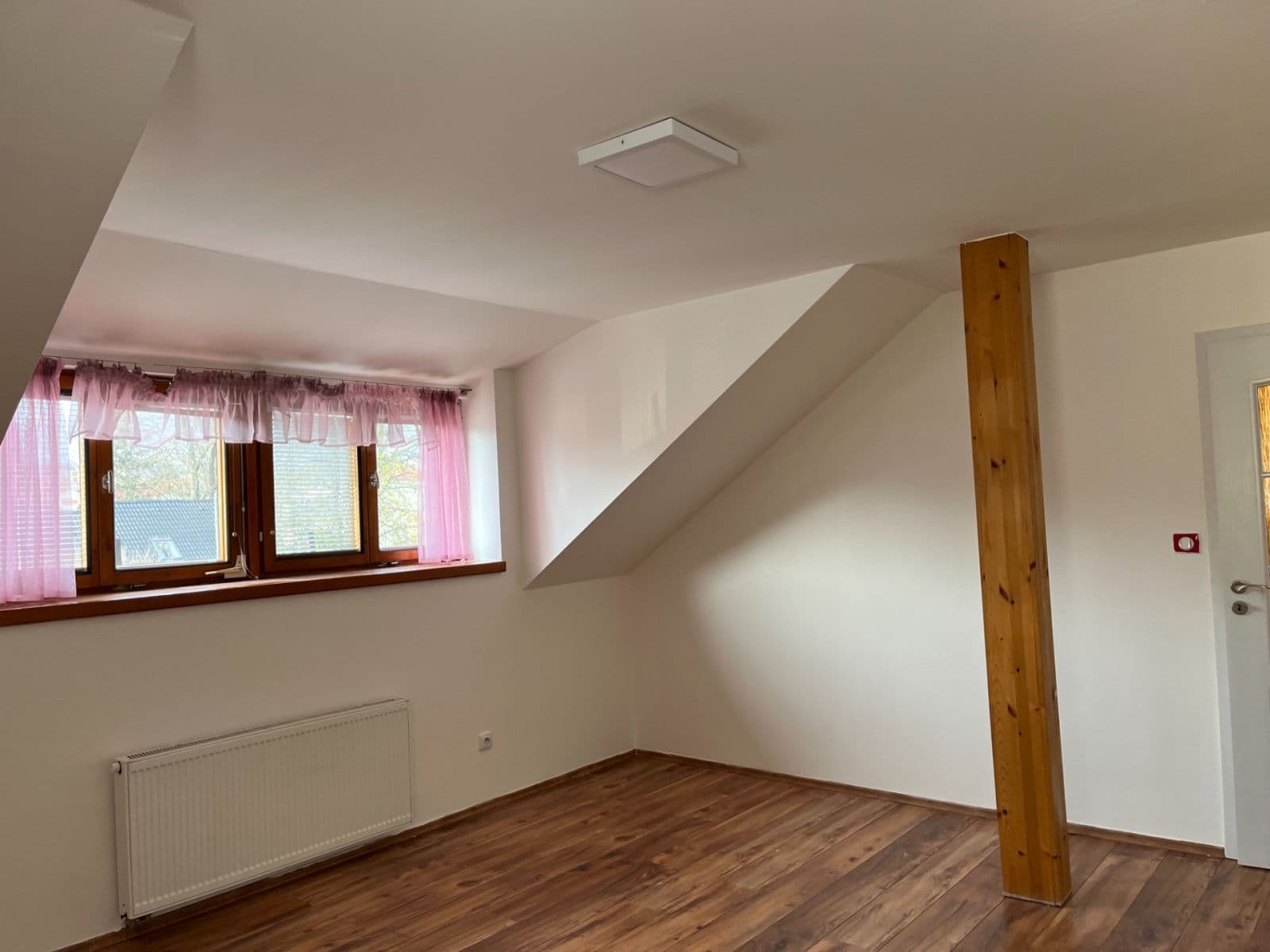 3 bedroom flat to rent, 120 m², Havlíčkovo nám., Kladno, Středočeský Region 3 bedroom flat to rent, 120 m², Havlíčkovo nám., Kladno, Středočeský Region