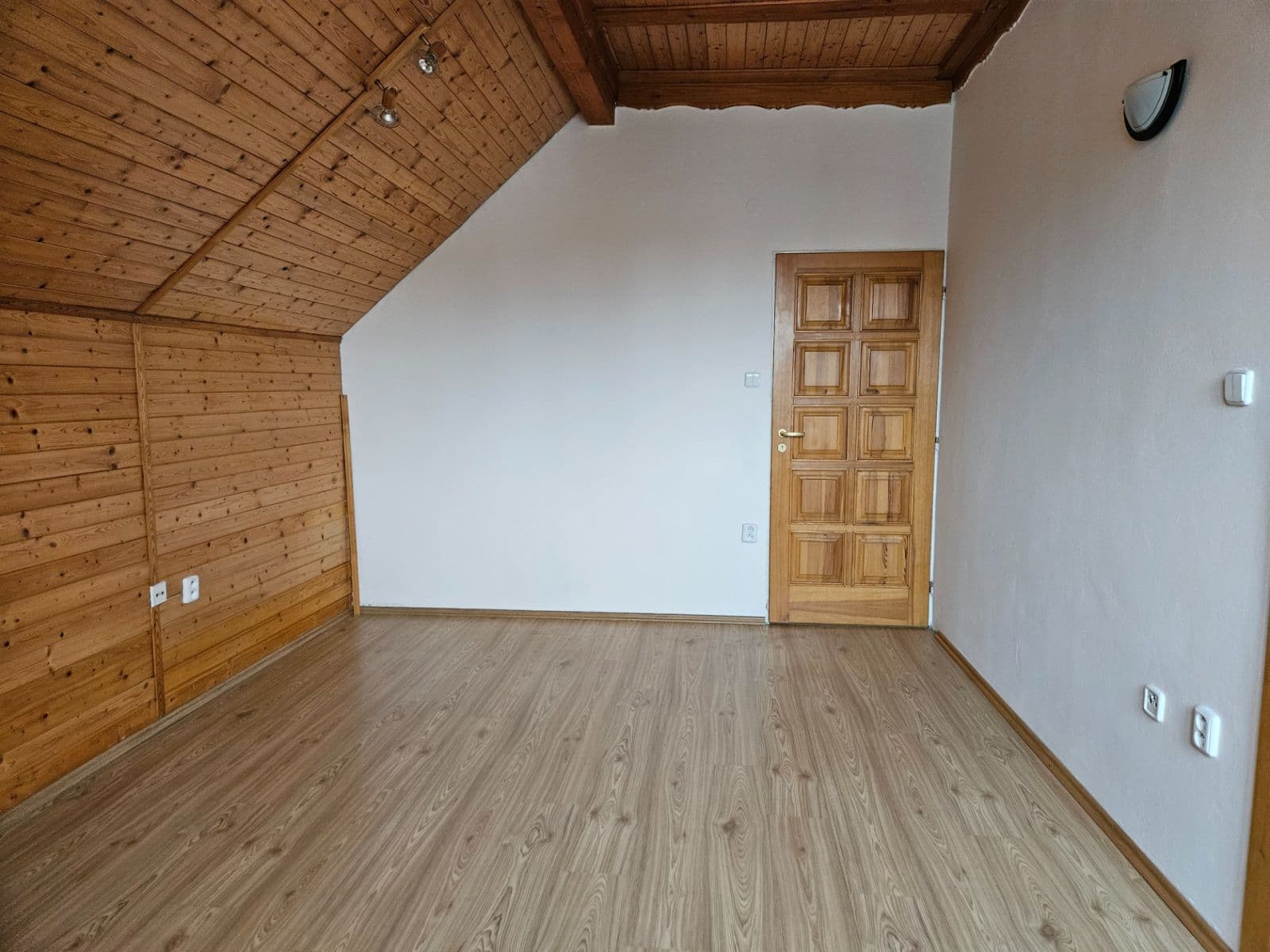 2 bedroom with open-plan kitchen flat to rent, 112 m², Adélčina, Prague, Prague 2 bedroom with open-plan kitchen flat to rent, 112 m², Adélčina, Prague, Prague