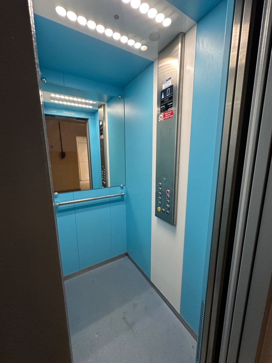 2 bedroom with open-plan kitchen flat to rent, 81 m², Livornská, Prague, Prague 2 bedroom with open-plan kitchen flat to rent, 81 m², Livornská, Prague, Prague