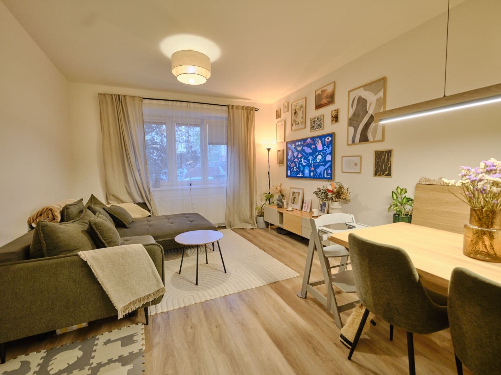 2 bedroom with open-plan kitchen flat to rent, 65 m², Svojetická, Prague, Prague 2 bedroom with open-plan kitchen flat to rent, 65 m², Svojetická, Prague, Prague