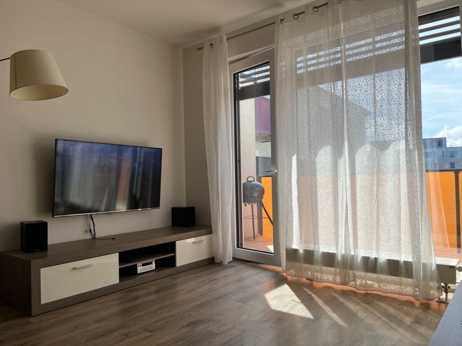 2 bedroom with open-plan kitchen flat to rent, 76 m², Bolevecká, Prague, Prague 2 bedroom with open-plan kitchen flat to rent, 76 m², Bolevecká, Prague, Prague