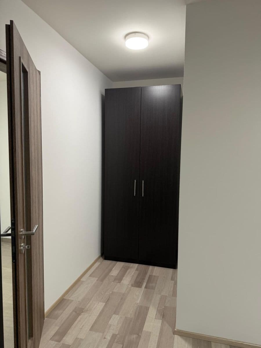 Studio flat to rent, 33 m², Strnadových, Prague, Prague Studio flat to rent, 33 m², Strnadových, Prague, Prague