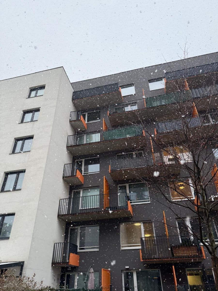 Studio flat to rent, 33 m², Strnadových, Prague, Prague Studio flat to rent, 33 m², Strnadových, Prague, Prague