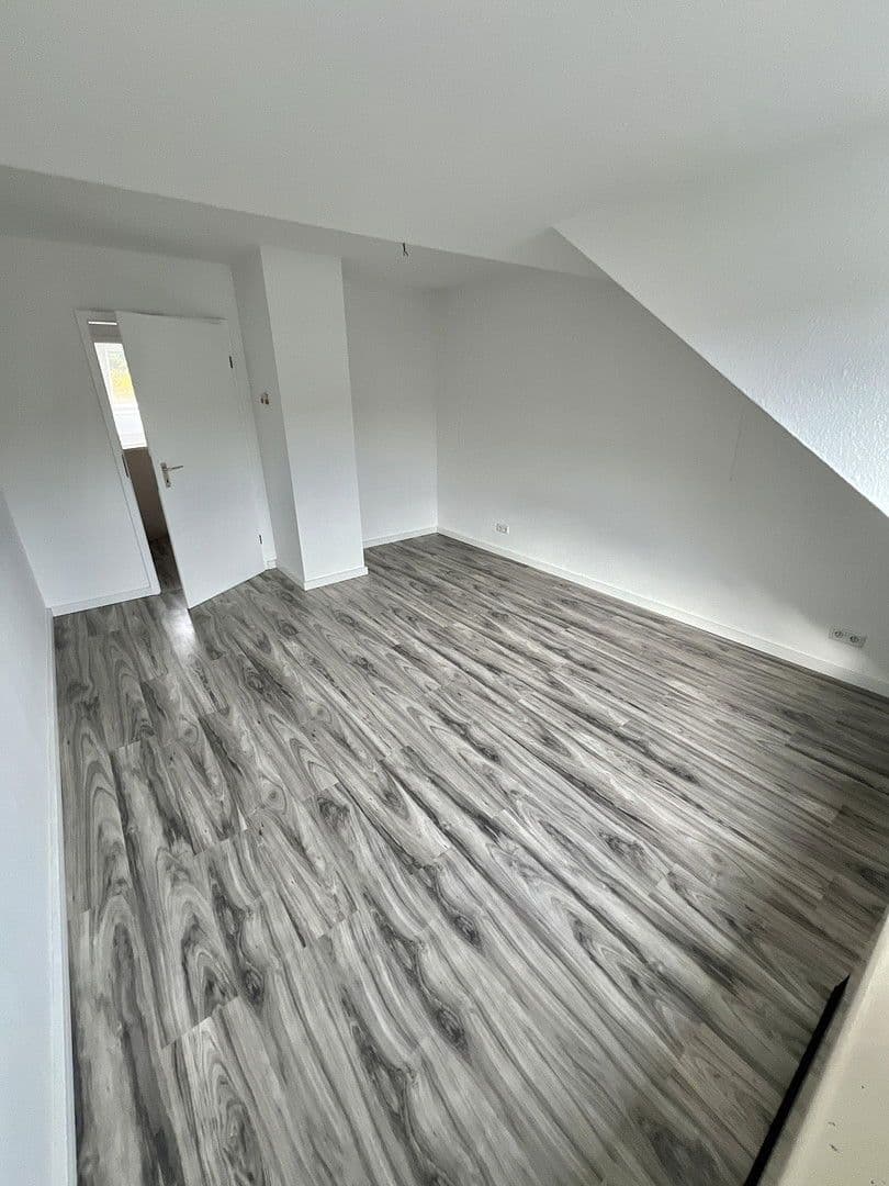 4 bedroom flat to rent, 90 m², Am Brögel 4, Wuppertal, North Rhine-Westphalia 4 bedroom flat to rent, 90 m², Am Brögel 4, Wuppertal, North Rhine-Westphalia