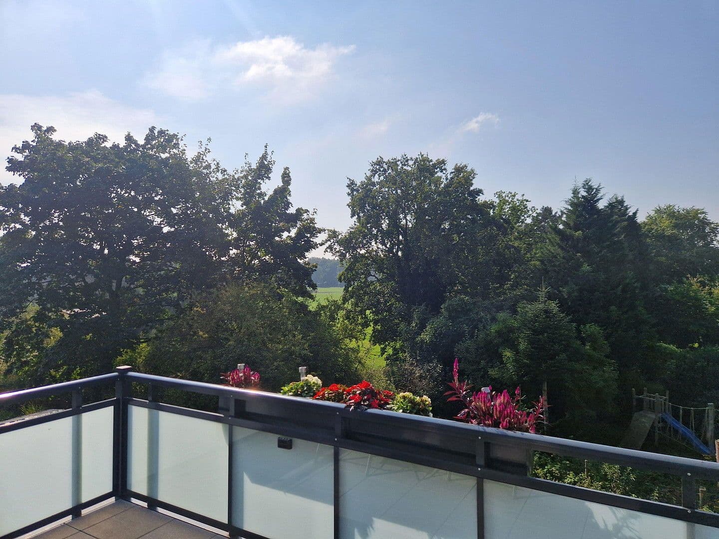 2 bedroom with open-plan kitchen flat to rent, 83 m², Höhenweg 35, Oberhausen, North Rhine-Westphalia 2 bedroom with open-plan kitchen flat to rent, 83 m², Höhenweg 35, Oberhausen, North Rhine-Westphalia