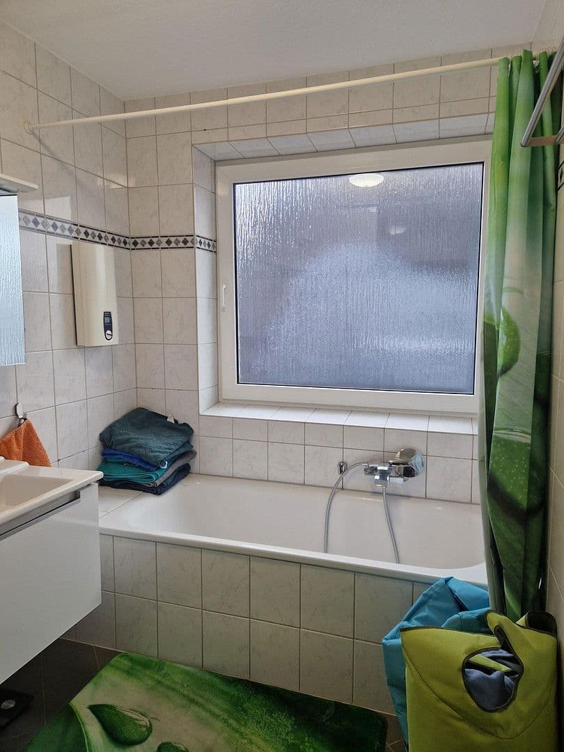 2 bedroom with open-plan kitchen flat to rent, 83 m², Höhenweg 35, Oberhausen, North Rhine-Westphalia 2 bedroom with open-plan kitchen flat to rent, 83 m², Höhenweg 35, Oberhausen, North Rhine-Westphalia