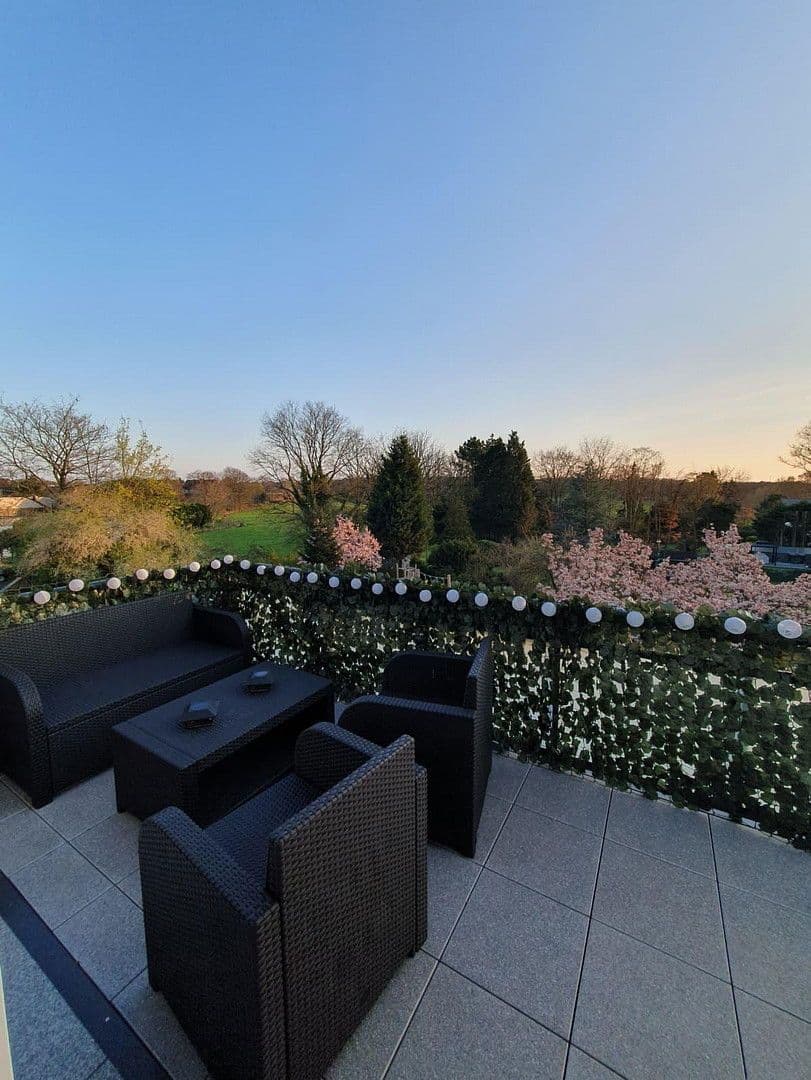 2 bedroom with open-plan kitchen flat to rent, 83 m², Höhenweg 35, Oberhausen, North Rhine-Westphalia 2 bedroom with open-plan kitchen flat to rent, 83 m², Höhenweg 35, Oberhausen, North Rhine-Westphalia