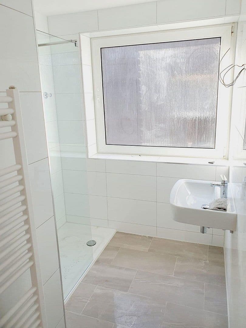 2 bedroom with open-plan kitchen flat to rent, 83 m², Höhenweg 35, Oberhausen, North Rhine-Westphalia 2 bedroom with open-plan kitchen flat to rent, 83 m², Höhenweg 35, Oberhausen, North Rhine-Westphalia