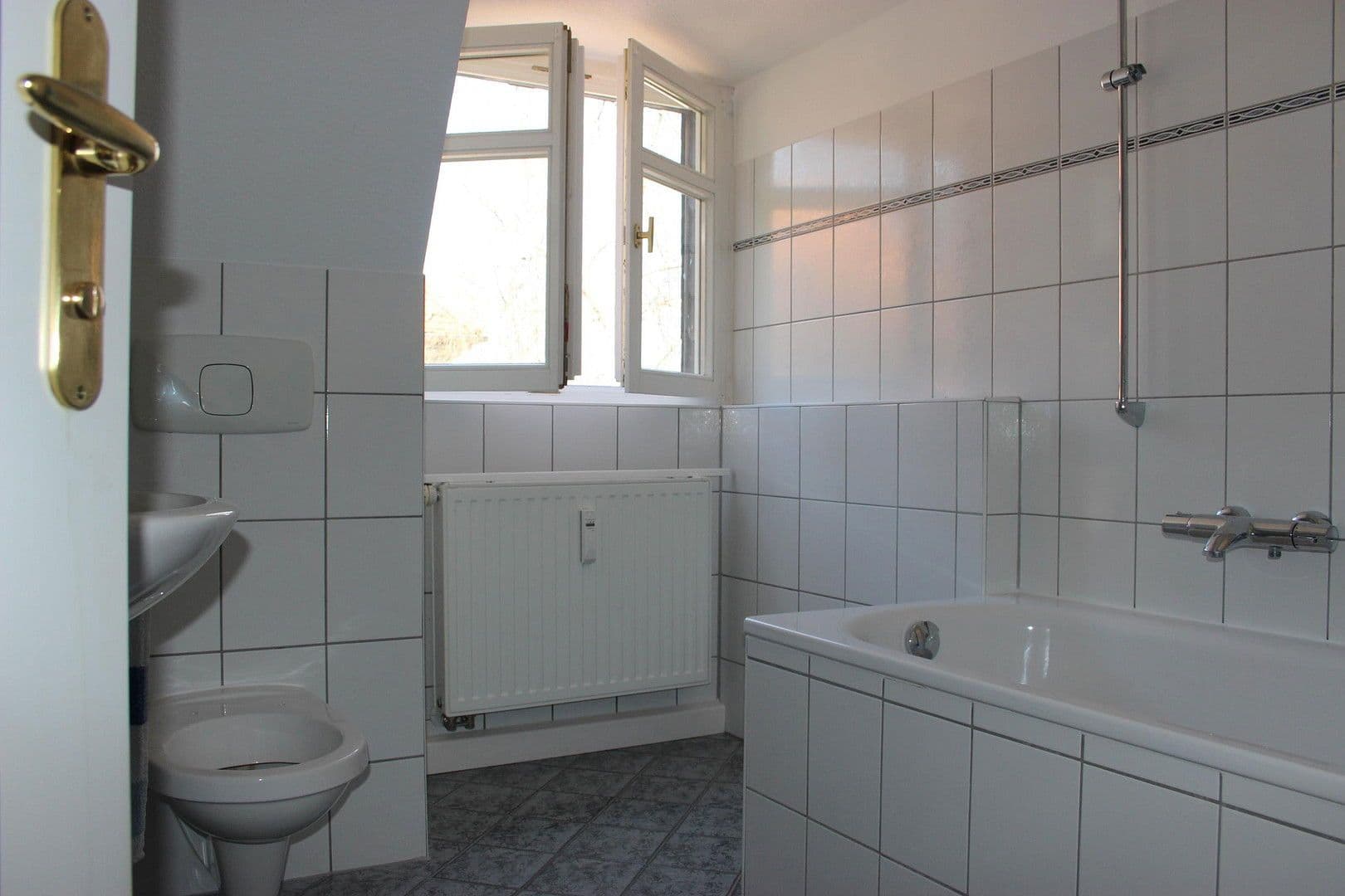 Studio flat to rent, 37 m², Nöthnitzer Straße 36, Dresden, Saxony Studio flat to rent, 37 m², Nöthnitzer Straße 36, Dresden, Saxony