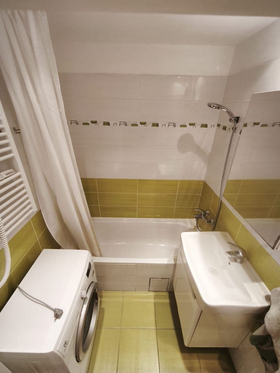 2 bedroom with open-plan kitchen flat to rent, 69 m², Alfonse Muchy, Nymburk, Středočeský Region 2 bedroom with open-plan kitchen flat to rent, 69 m², Alfonse Muchy, Nymburk, Středočeský Region