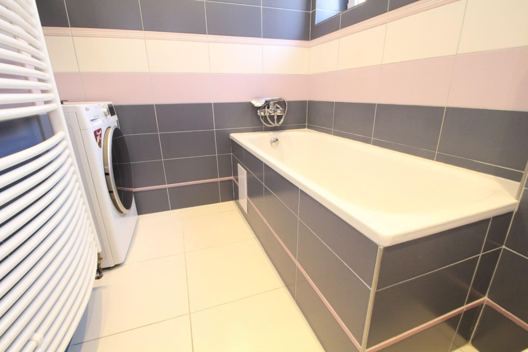 1 bedroom with open-plan kitchen flat to rent, 54 m², Štěpánkova, Beroun, Středočeský Region 1 bedroom with open-plan kitchen flat to rent, 54 m², Štěpánkova, Beroun, Středočeský Region