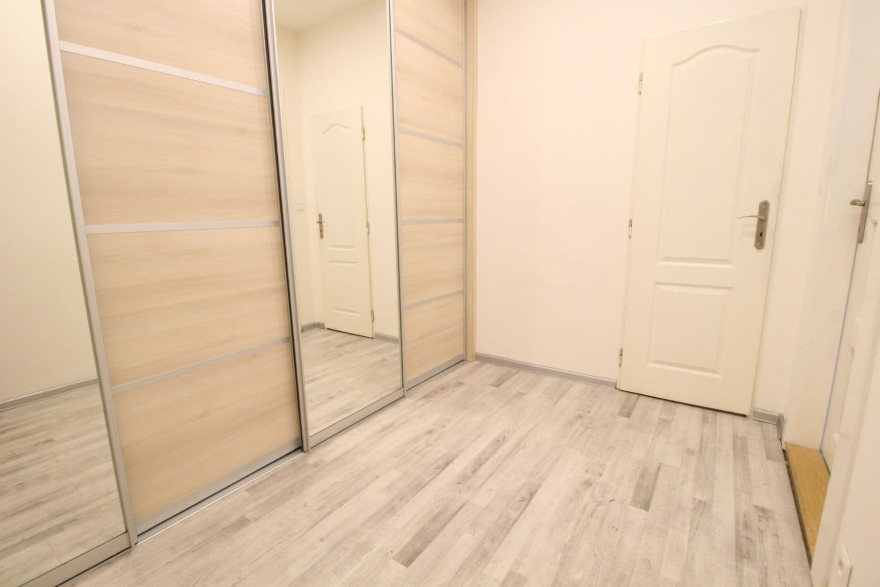 1 bedroom with open-plan kitchen flat to rent, 54 m², Štěpánkova, Beroun, Středočeský Region 1 bedroom with open-plan kitchen flat to rent, 54 m², Štěpánkova, Beroun, Středočeský Region