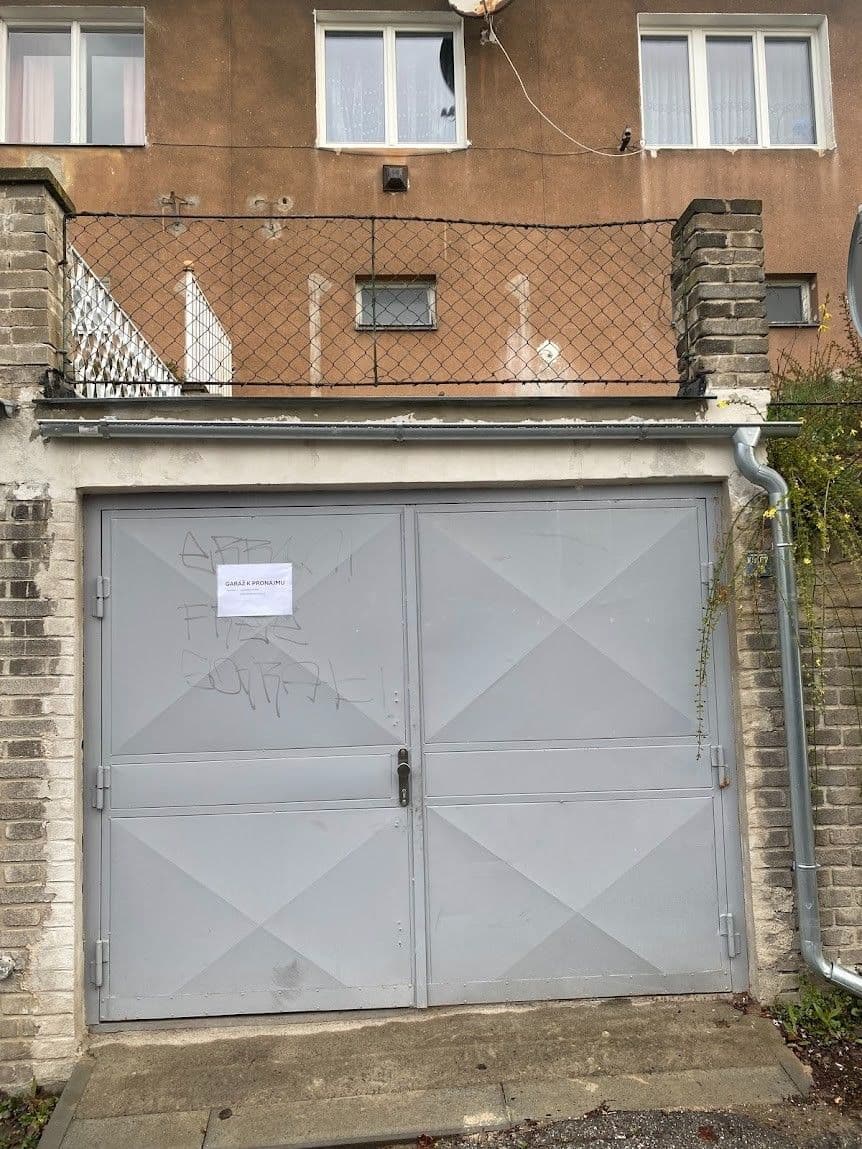 garage to rent, 15 m², Pod Děvínem, Prague, Prague garage to rent, 15 m², Pod Děvínem, Prague, Prague