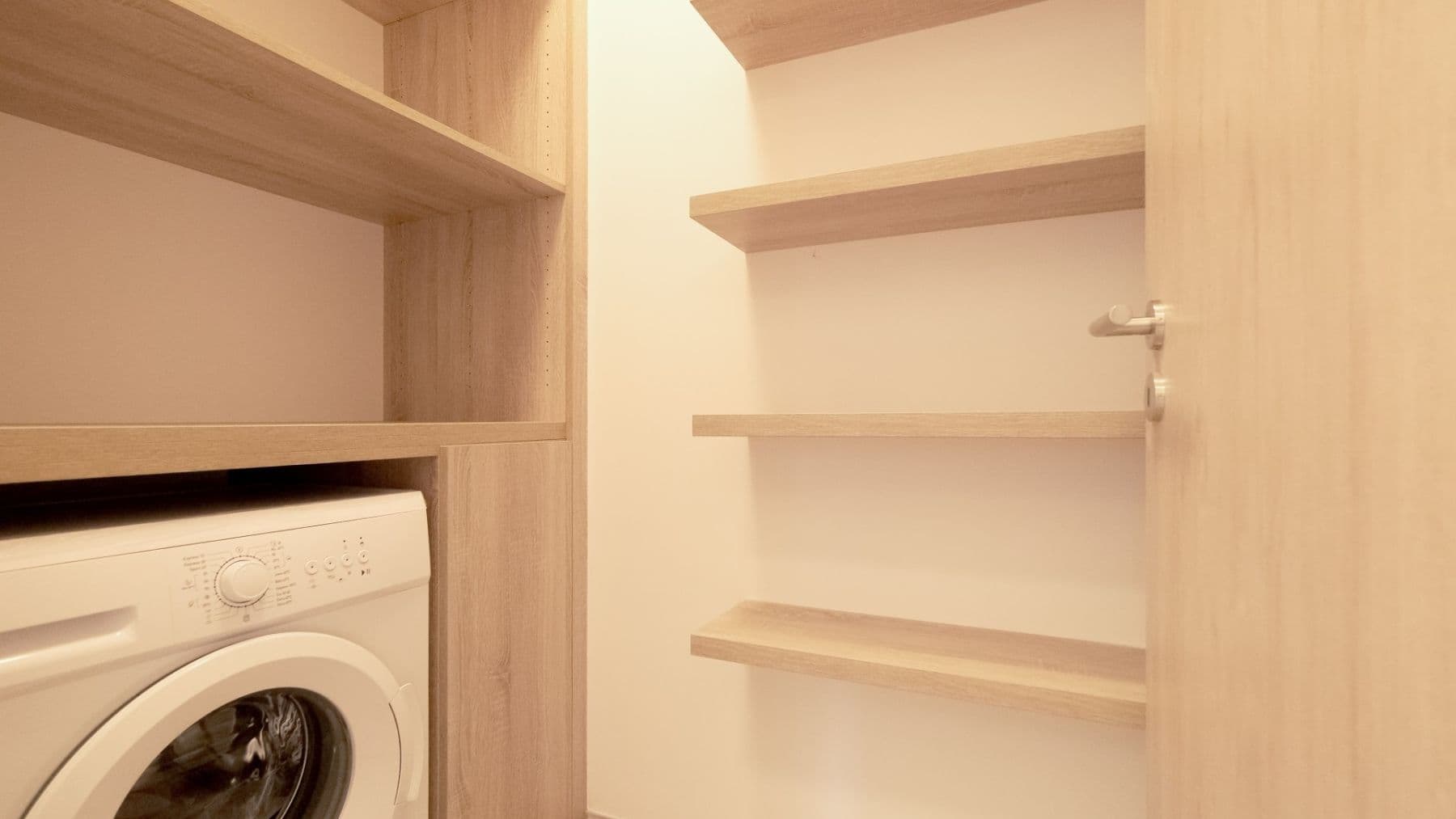 1 bedroom with open-plan kitchen flat for sale, 54 m², Lázeňská, Slaný, Středočeský Region 1 bedroom with open-plan kitchen flat for sale, 54 m², Lázeňská, Slaný, Středočeský Region