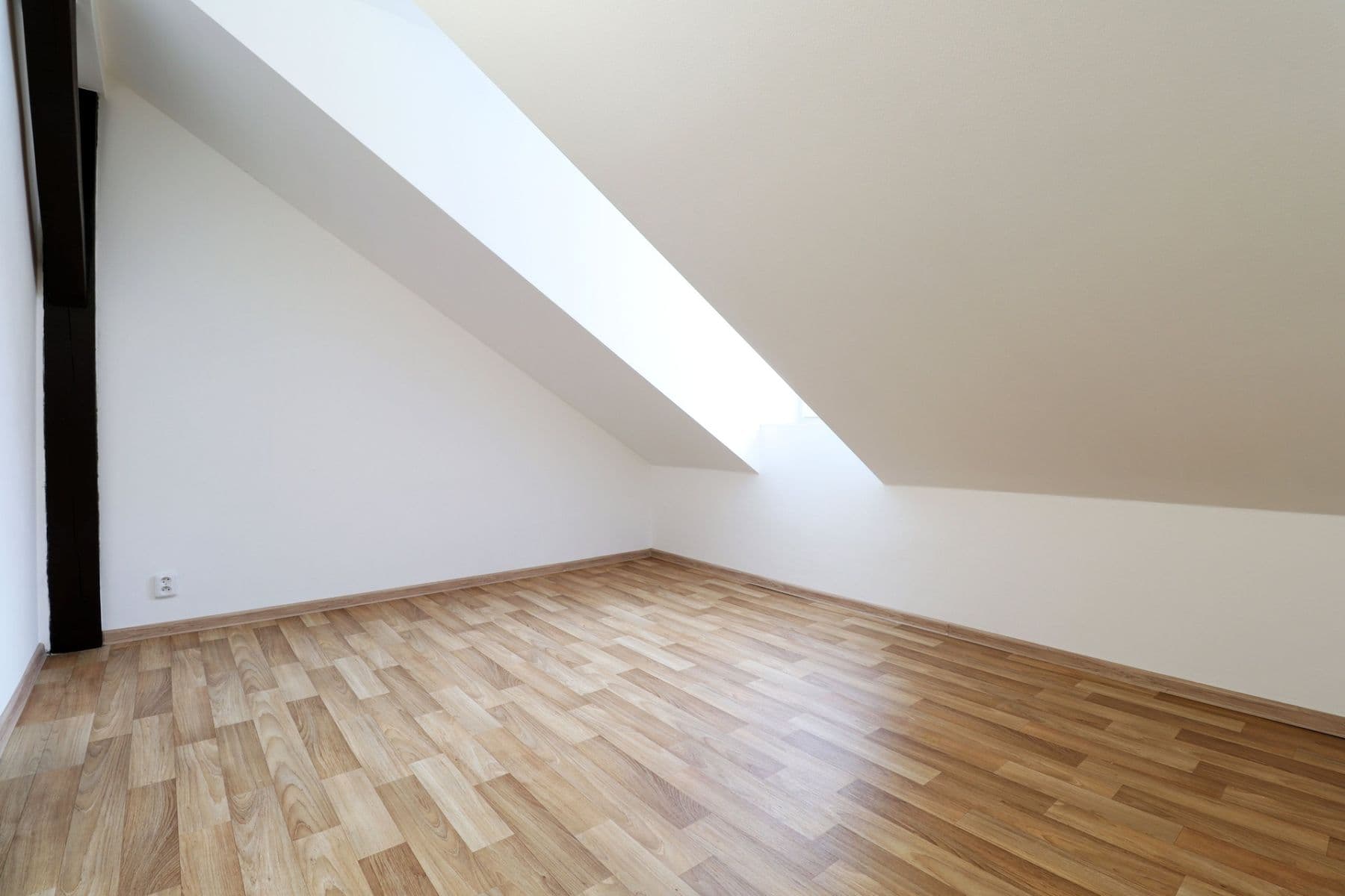 2 bedroom with open-plan kitchen flat to rent, 85 m², Jílové u Prahy, Středočeský Region 2 bedroom with open-plan kitchen flat to rent, 85 m², Jílové u Prahy, Středočeský Region