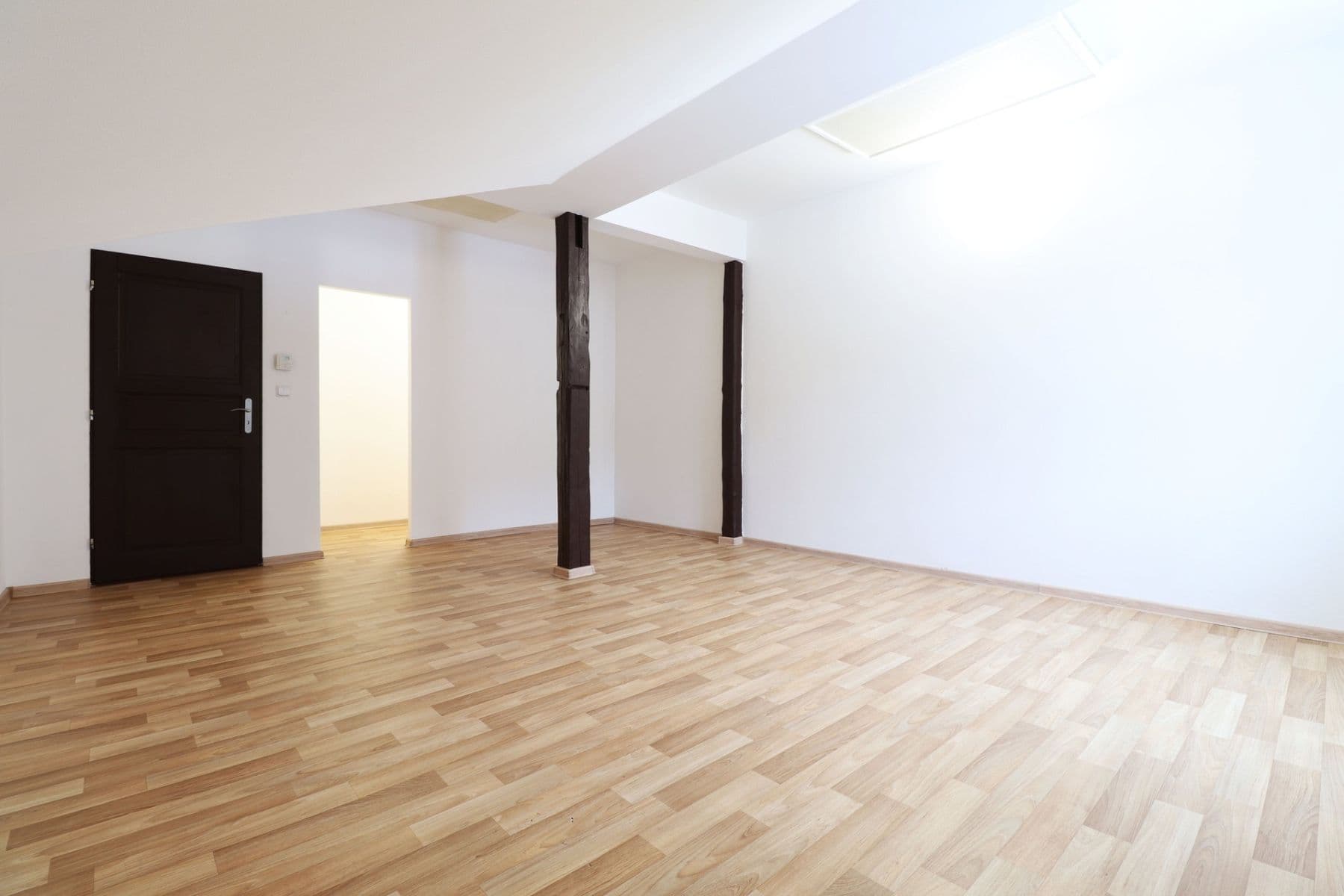 2 bedroom with open-plan kitchen flat to rent, 85 m², Jílové u Prahy, Středočeský Region 2 bedroom with open-plan kitchen flat to rent, 85 m², Jílové u Prahy, Středočeský Region