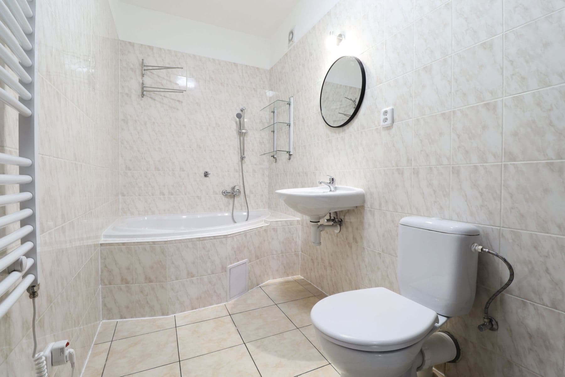 2 bedroom with open-plan kitchen flat to rent, 85 m², Jílové u Prahy, Středočeský Region 2 bedroom with open-plan kitchen flat to rent, 85 m², Jílové u Prahy, Středočeský Region