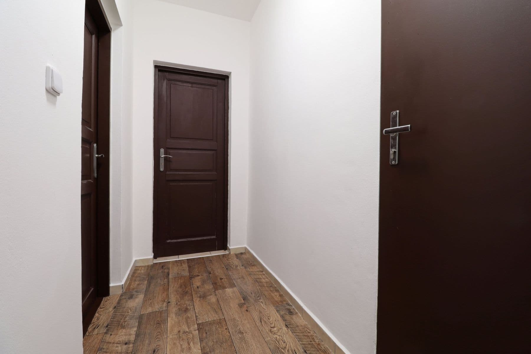 2 bedroom with open-plan kitchen flat to rent, 85 m², Jílové u Prahy, Středočeský Region 2 bedroom with open-plan kitchen flat to rent, 85 m², Jílové u Prahy, Středočeský Region