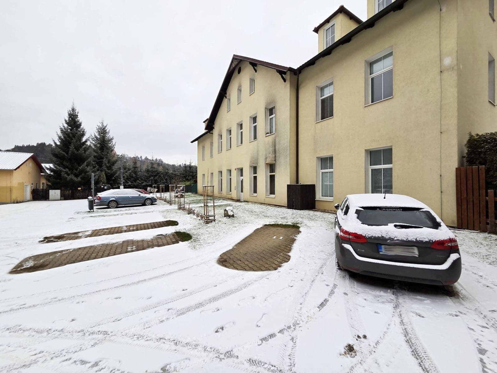 2 bedroom with open-plan kitchen flat to rent, 85 m², Jílové u Prahy, Středočeský Region 2 bedroom with open-plan kitchen flat to rent, 85 m², Jílové u Prahy, Středočeský Region