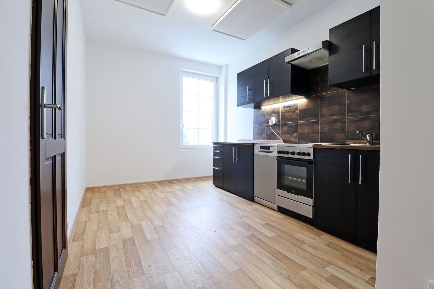 2 bedroom with open-plan kitchen flat to rent, 85 m², Jílové u Prahy, Středočeský Region 2 bedroom with open-plan kitchen flat to rent, 85 m², Jílové u Prahy, Středočeský Region